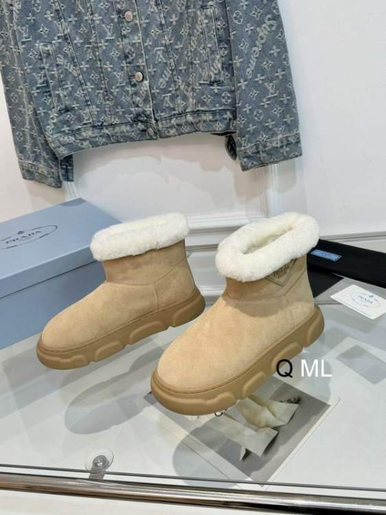 Picture of UGG Shoes _SKUUGGsz35-40ML090819757